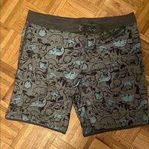 EUC The North Face wilderness animal board shorts